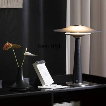 yj Glass Новая Современная настольная лампа Прикроватная лампа в индустриальном стиле с расширенным ощущением Окружающего света