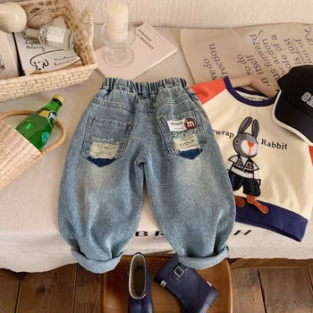 Модные осенние Выстиранные хлопчатобумажные детские рваные джинсы для мальчиков в корейском стиле Светло-голубые джинсовые брюки Детские брюки