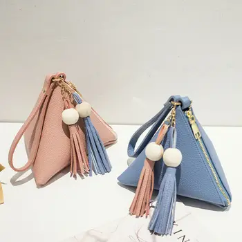 Новая маленькая сумочка корейской версии 2023 года, повседневная милая сумочка с треугольными кисточками на молнии, модный универсальный кошелек для монет
