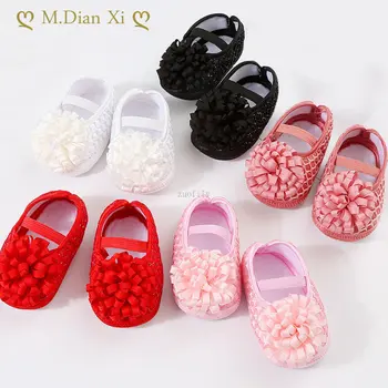 Новые тонкие туфли с аппликацией из кружевных цветов для маленьких девочек на мягкой подошве, модельные туфли принцессы для новорожденных малышей, нескользящие первые ходунки