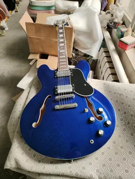 синий металлик ES335, джазовая гитара, полуполый корпус, темно-синяя отделка, электроджазовая гитара, маленький мостик с булавками.